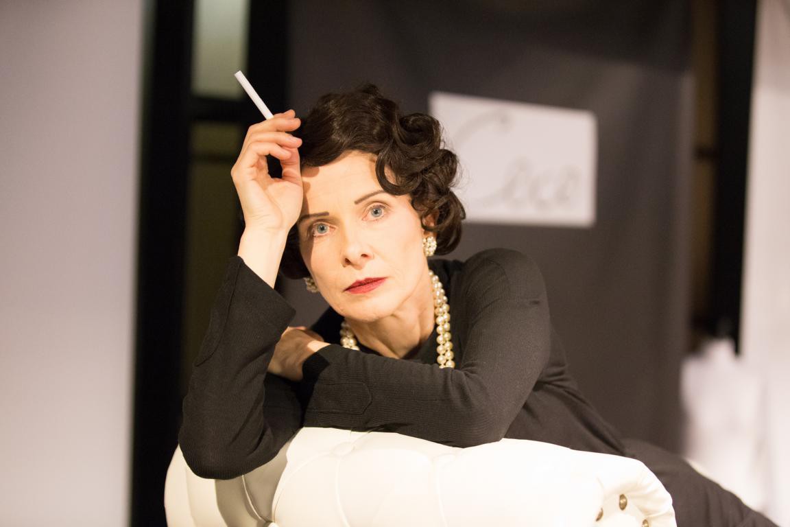 Julia Jaschke (Coco Chanel) © Birgitta Weizenegger