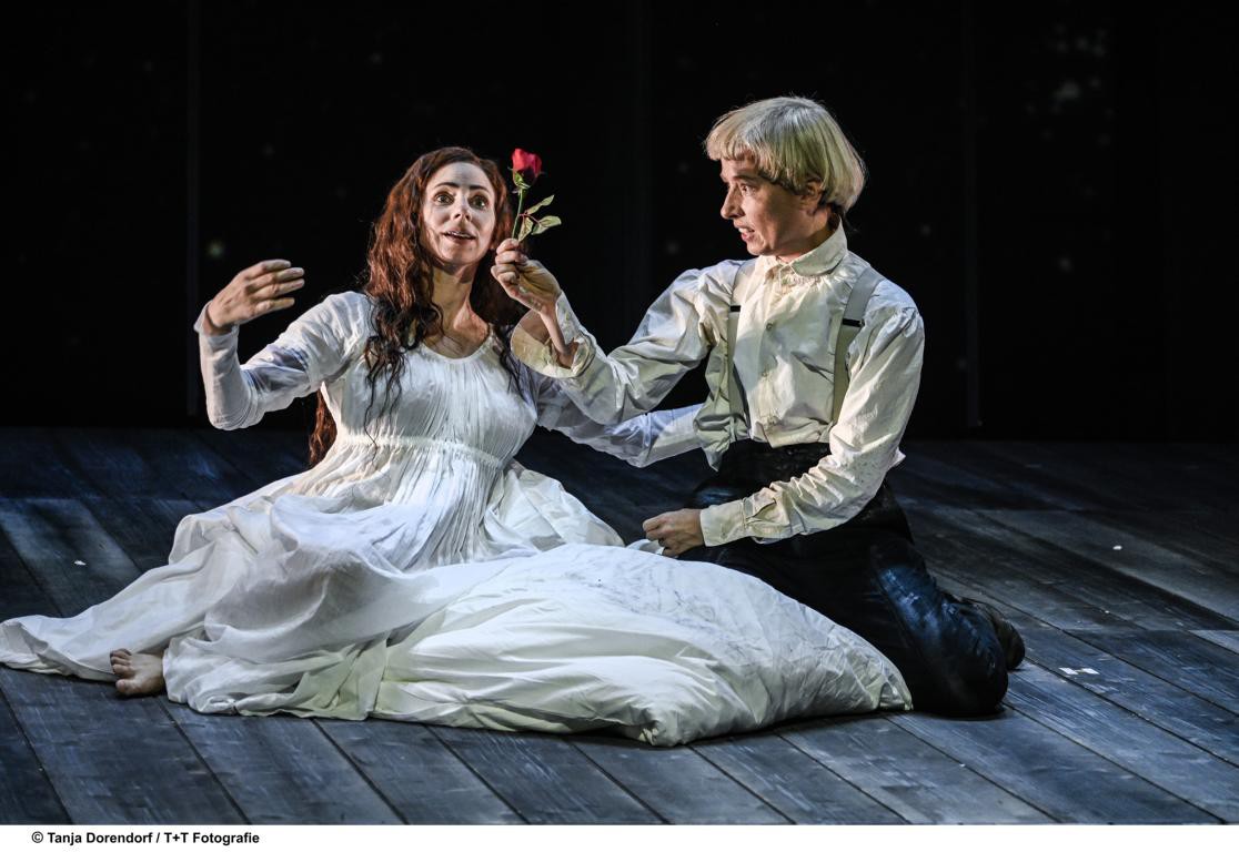 Anja Tobler (Käthchen), Pascale Pfeuti (Wilhelm) © Tanja Dorendorf
