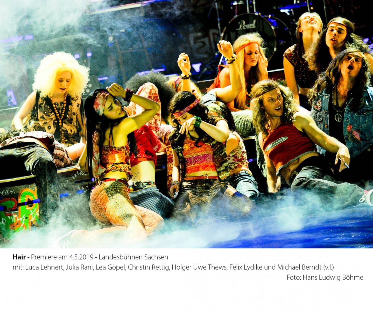 Luca Lehnert (Jeanie), Julia Rani (Chrissie), Lea Göpel (Tribe), Christin Rettig (Sheila), Holger Uwe Thews (Claude), Felix Lydike (Tribe), Michael Berndt (Tribe) &copy; Hans Ludwig Böhme