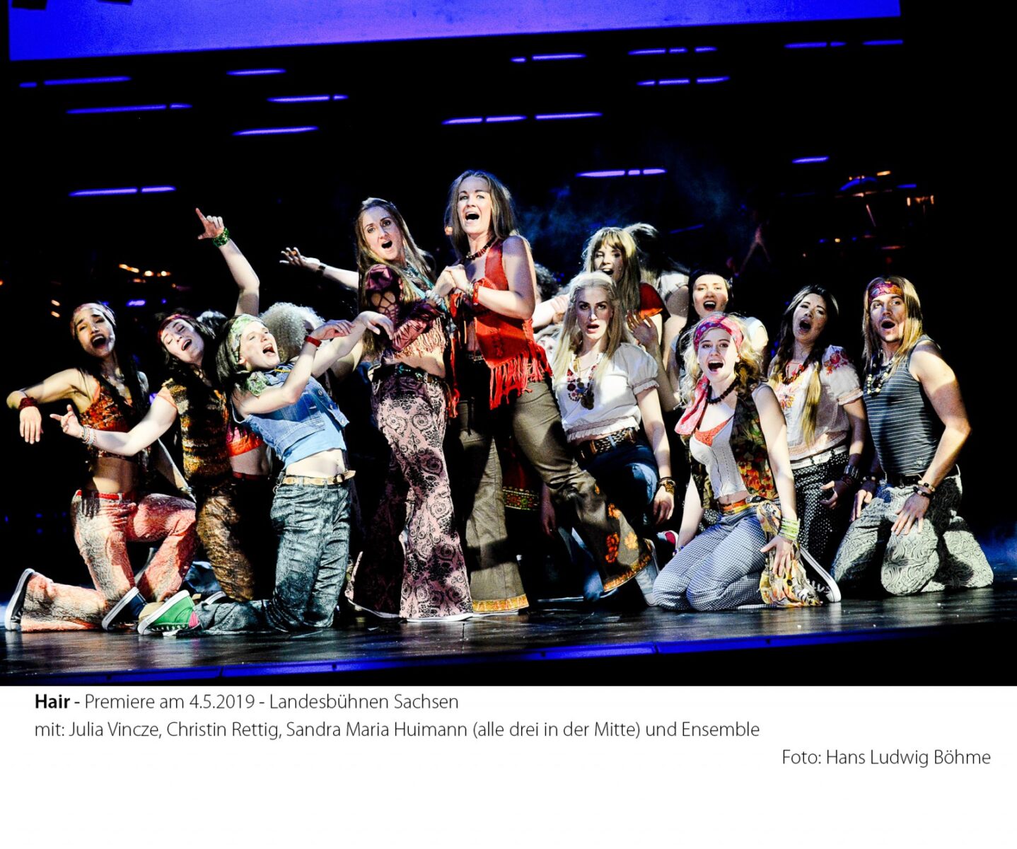 Julia Vincze (Linda), Christin Rettig (Sheila), Sandra Maria Huimann (Dionne), Ensemble  &copy; Hans Ludwig Böhme