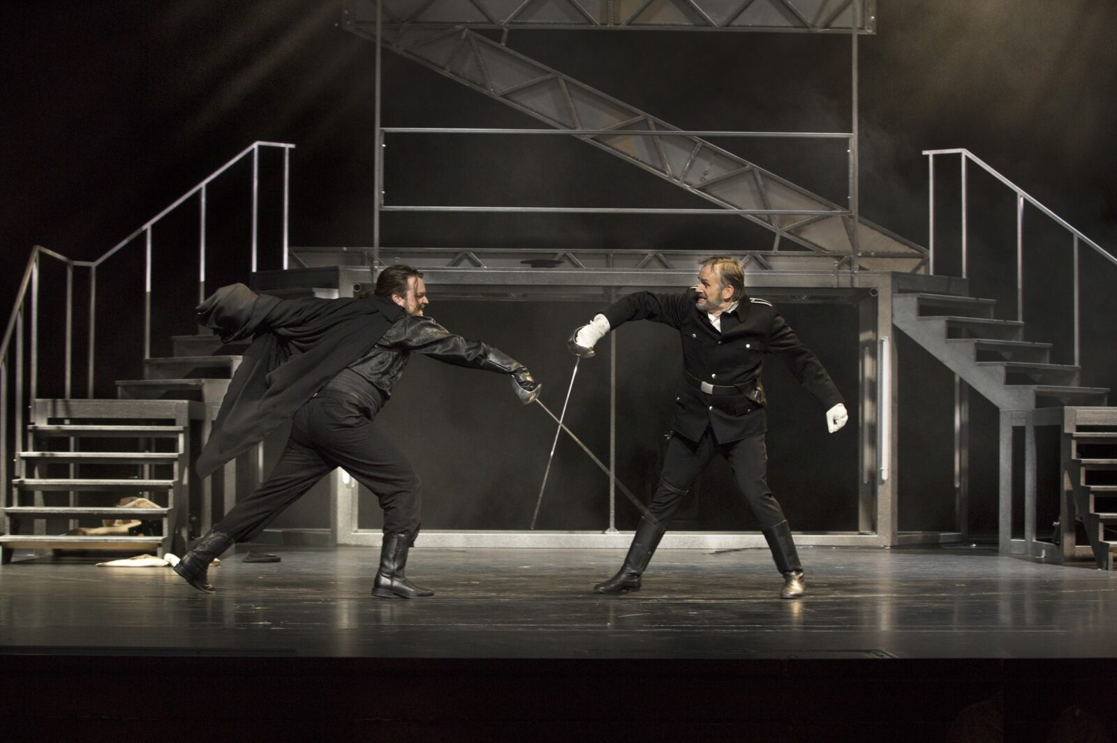 Diego de la Vega / Zorro (Ruud van Overdijk), Ramon (Maciej Salamon) &copy; H. Dietz Fotografie