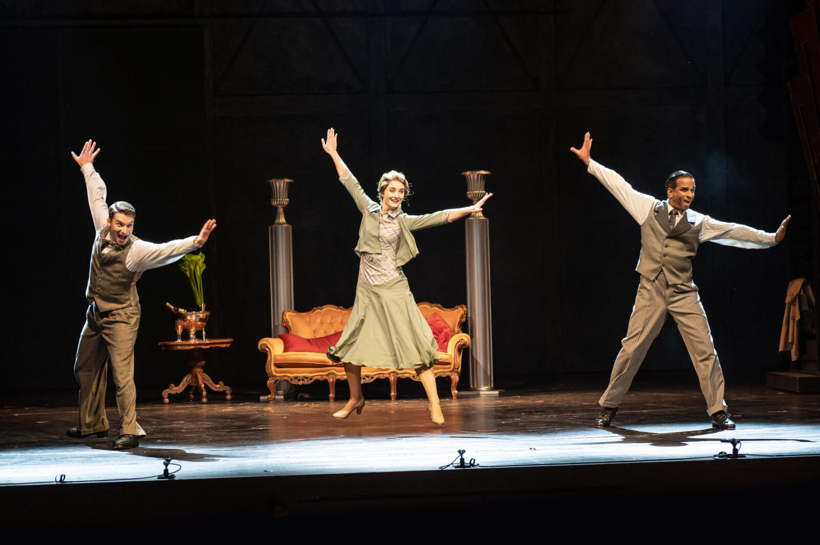 Niklas Schurz (Cosmo Brown), Julia-Elena Heinrich (Kathy Selden), Ramesh Nair (Don Lockwood) © Tobias Witzgall