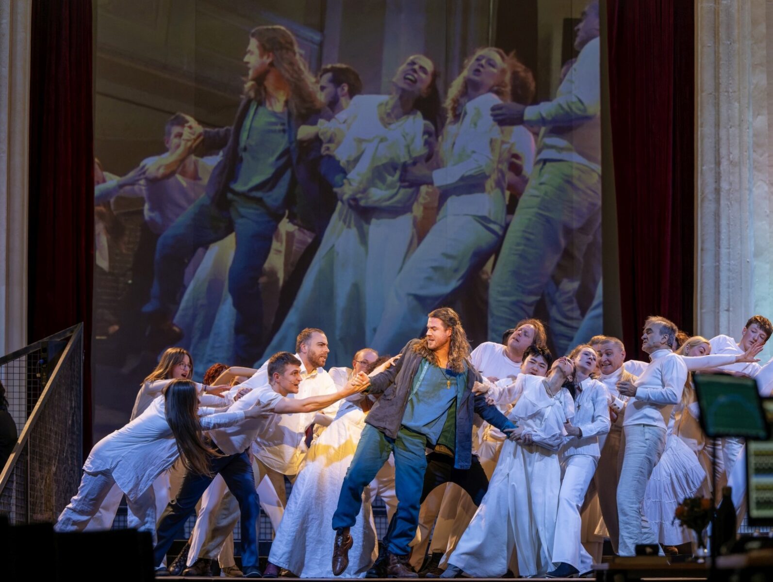 Yannik Gräf (Jesus) & Ensemble &copy; Detlev Müller