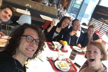 Gute Laune beim Frühstück im Hotel