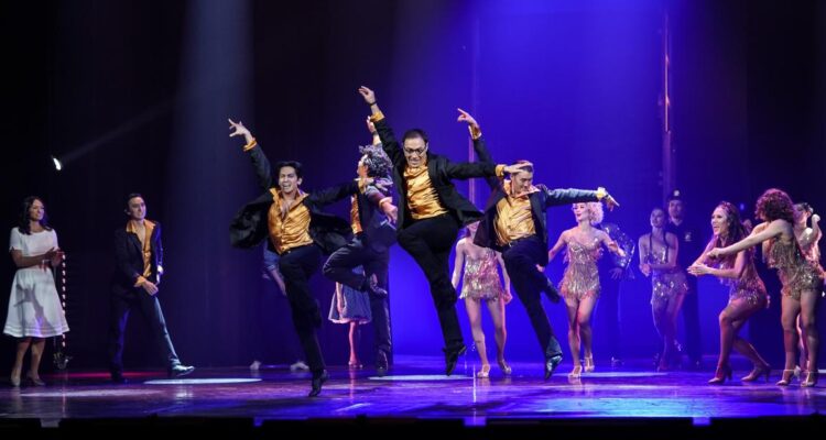 Xenia Cumento (Maria), Baikhadam Tungatarov (Indio), Jean Marc Cordero (Juano), Ricardo Urbina (Pepe), Didar Sarsembayev (Chino), Rauan Orazbayev, Erika Asai (Consuelo), Sabina Fashki (Estella), Florian Hacke (Officer Krupke), Giulia Fabris (Rosalia), Leisa Martínez Santana (Teresita) © Olaf Struck
