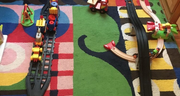 Mein Tag fängt meistens so gegen 7 Uhr an. Und heute morgen mit einer Runde Eisenbahn spielen mit dem Sohnemann.