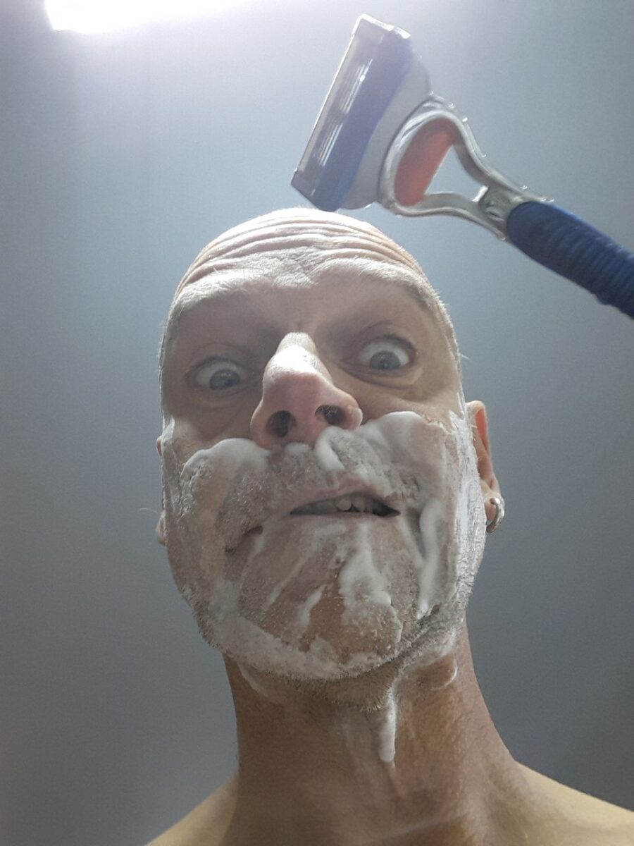 ...muss der eigene Pelz erst mal weg.