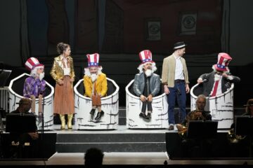 Lynsey Thurgar (Mrs. Draper), Valerie Luksch (Joan Fletcher), Karsten Kenzel (Horace J. Fletcher), Christian Fröhlich (C. Edgar Sloane), Gernot Romic (Jim Townsend), Max Niemeyer (Colonel Holmes) © Reinhard Winkler