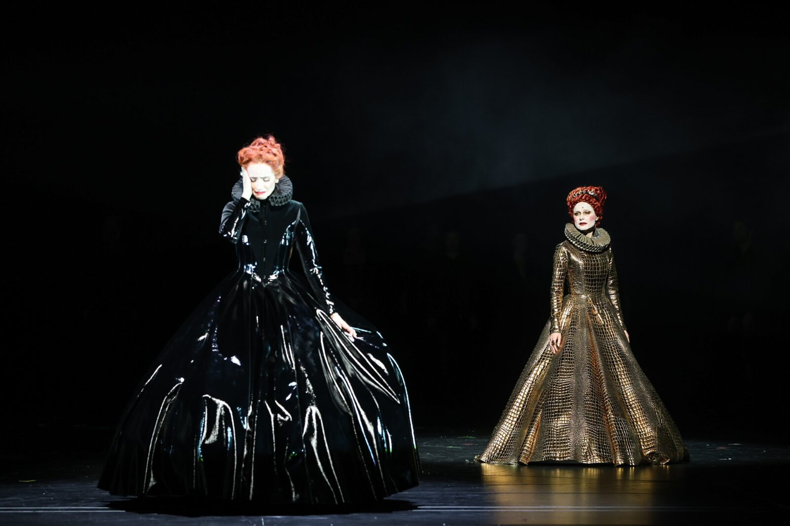 Daniela Dett (Elisabeth I.), Alexandra-Yoana Alexandrova (Maria Stuart) © Barbara Pálffy