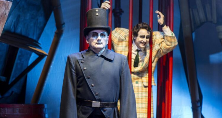 Matthias Pohl (Smith), Benedict Friederich (Macheath) © Dirk Rückschloß / Pixore Photography