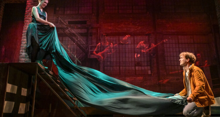 Jessica Trocha (Susan), Jendrik Sigwart (Jon) &copy; Tanja Dorendorf