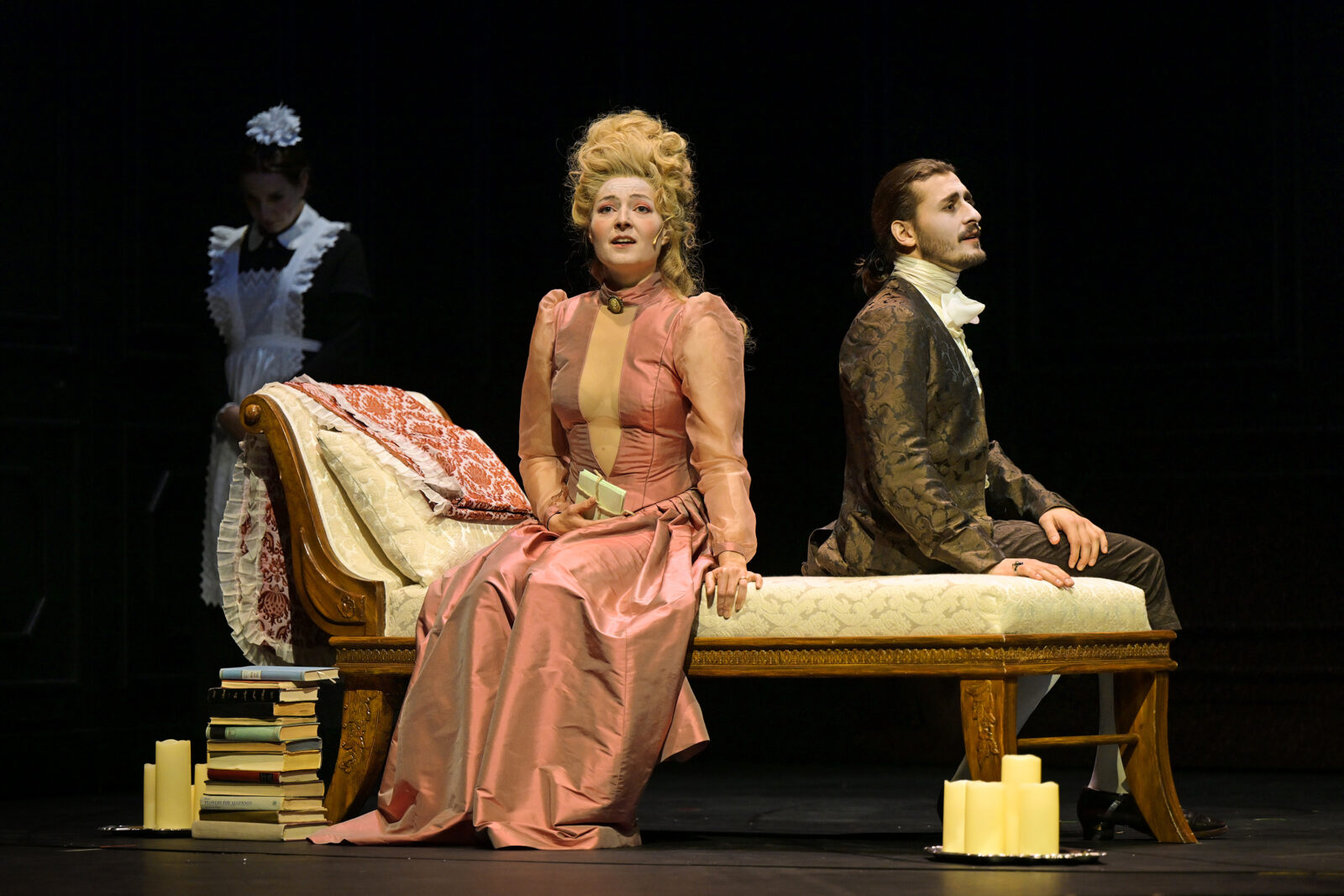 Adrienn Čunka (Tourvel), Samuel Franco (Valmont) sowie Marina Granchette (Julie). © Andreas J. Etter