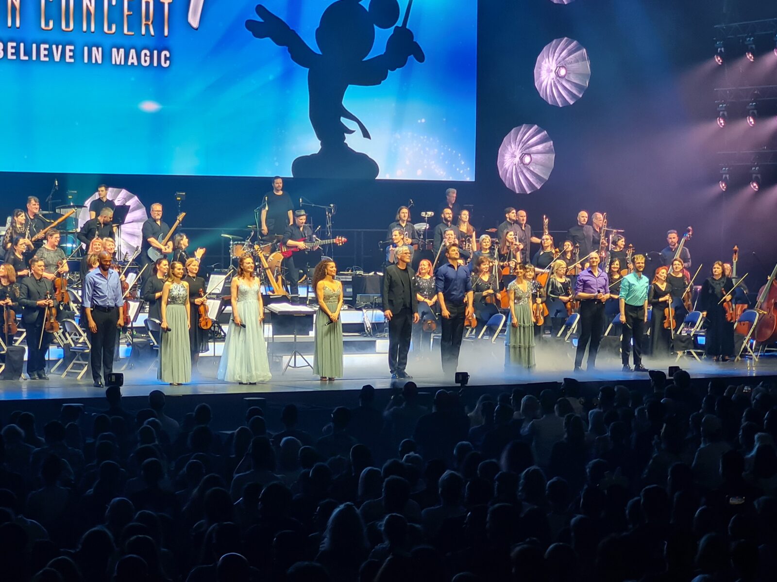 Gino Emnes, Judith Caspari, Willemijn Verkaik, Patricia Meeden, Wilhelm Keitel, Lars Redlich, Romina Langenhan, Drew Sarich, Andreas Bongard (v.l.n.r.) © André Böke