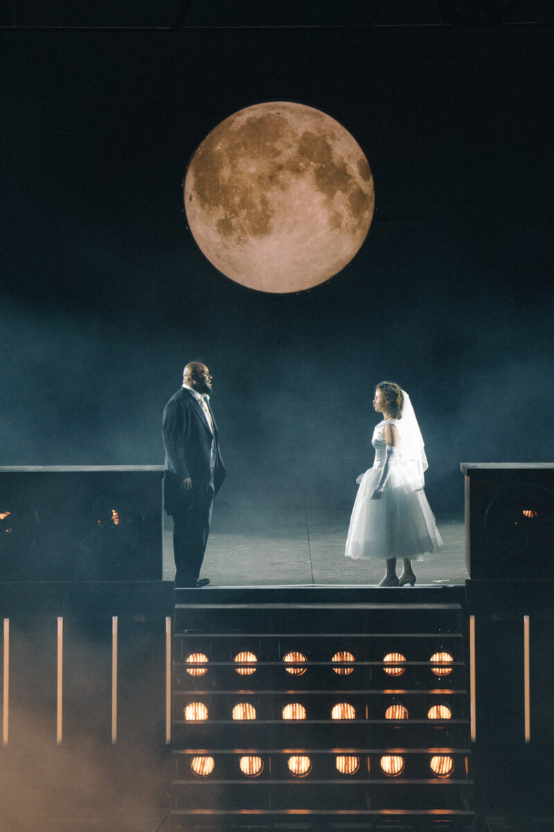 Simon Zigah (Mackie Messer), Gioia Osthoff (Polly) &copy; BHF/Johannes Schembs