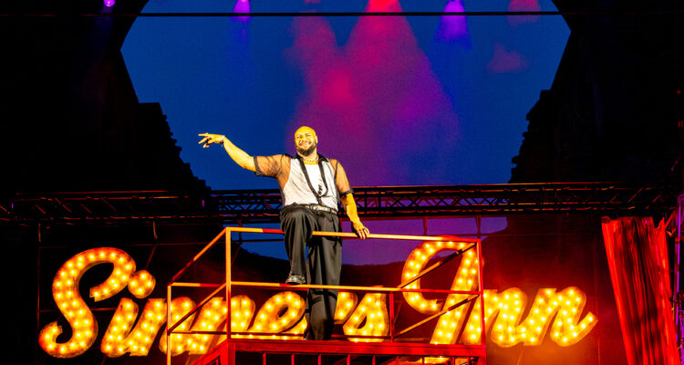 Simon Zigah (Mackie Messer) &copy; BHF/Steffen Sennewald