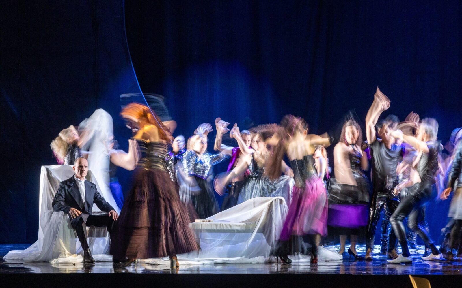 Thomas Borchert (Edmond Dantès), Ensemble &copy; t&w / Andreas Tamme