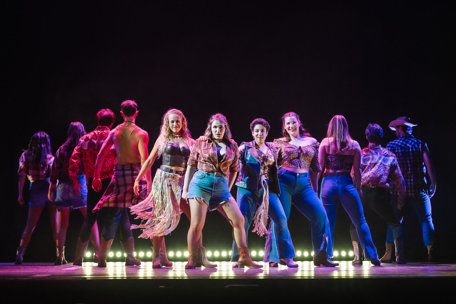 Wendy Jo (Ronja Geburzky), Ariel (Helena Lenn), Rusty (Manar Elsayed), Urleen (Antonia Crames) © Jens Ochmann