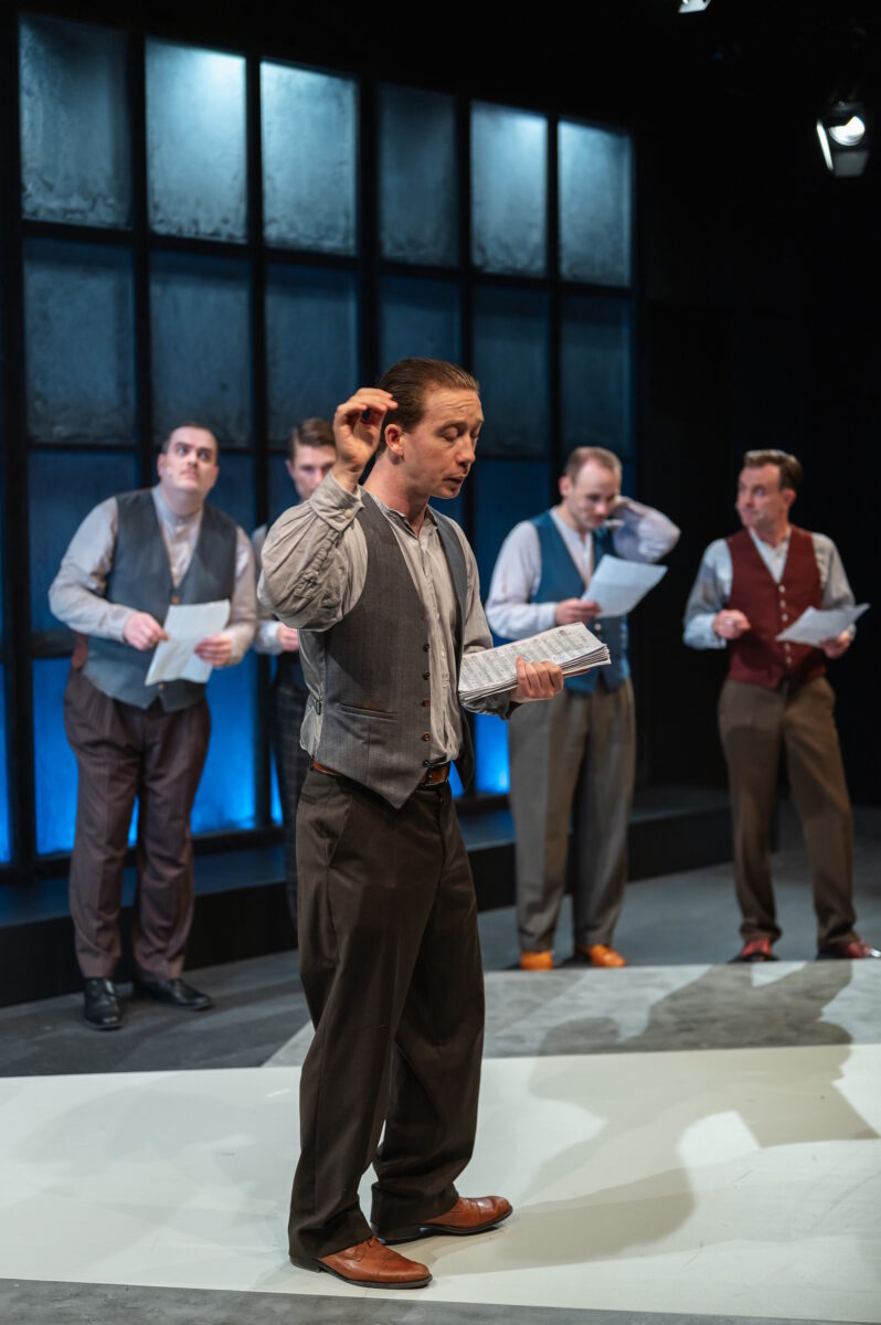 Robert Flanze (Roman Cycowski), Johannes Breitsamter (Robert Biberti), Lukas Benjamin Engel (Harry Frommermann), Magnus Pflüger (Erich Collin), Sebastian Hammer (Ari Leschnikow) © Dominik Fröls