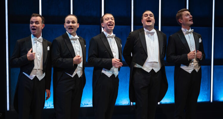 Sebastian Hammer (Ari Leschnikow), Magnus Pflüger (Erich Collin), Lukas Benjamin Engel (Harry Frommermann), Robert Flanze (Roman Cycowski), Johannes Breitsamter (Robert Biberti) © Dominik Fröls