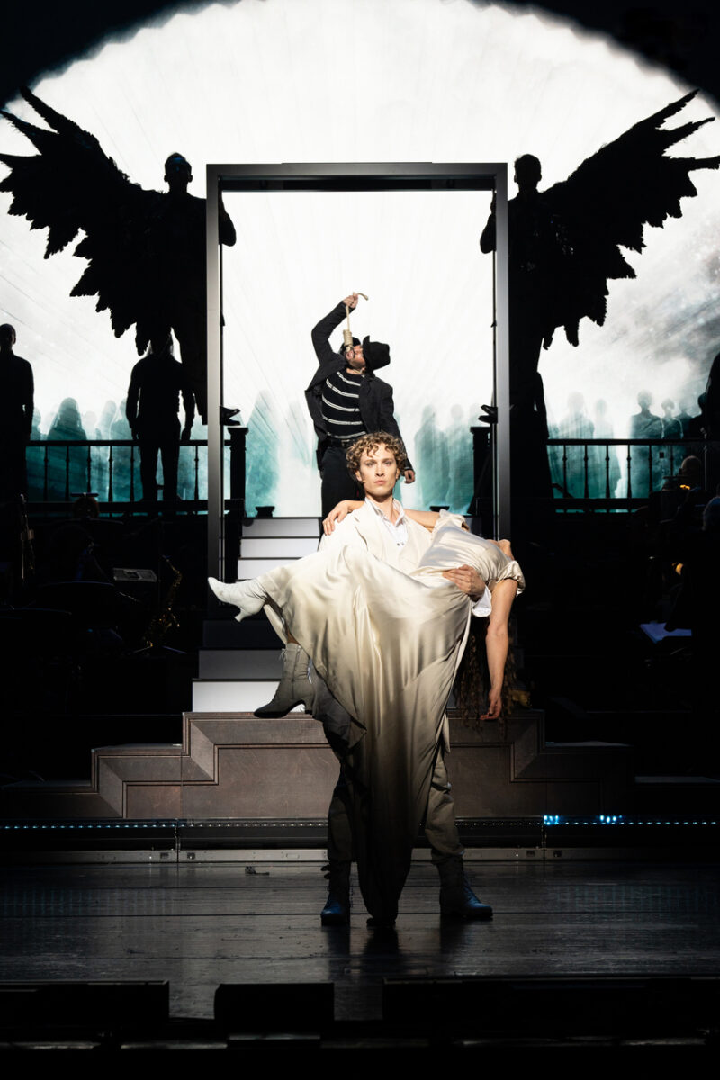 China-Tournee 2024: Annemieke van Dam (Elisabeth), Lukas Mayer (Tod), Riccardo Greco (Lucheni) &copy; Zheng Tianran