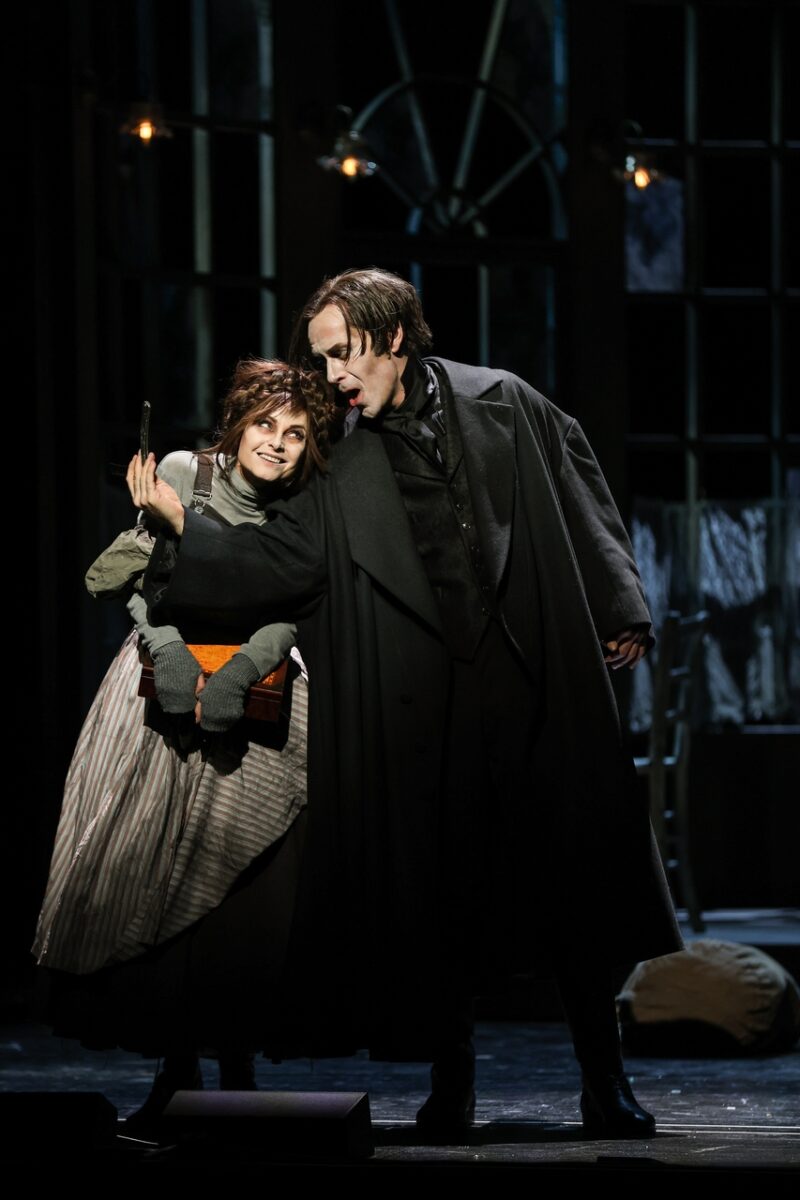 Daniela Dett (Mrs. Lovett), Max Niemeyer (Sweeney Todd) &copy; Barbara Pálffy