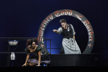 Bettina Mönch (Mrs. Lovett), Ks. Morgan Moody (Sweeney Todd) © Björn Hickmann