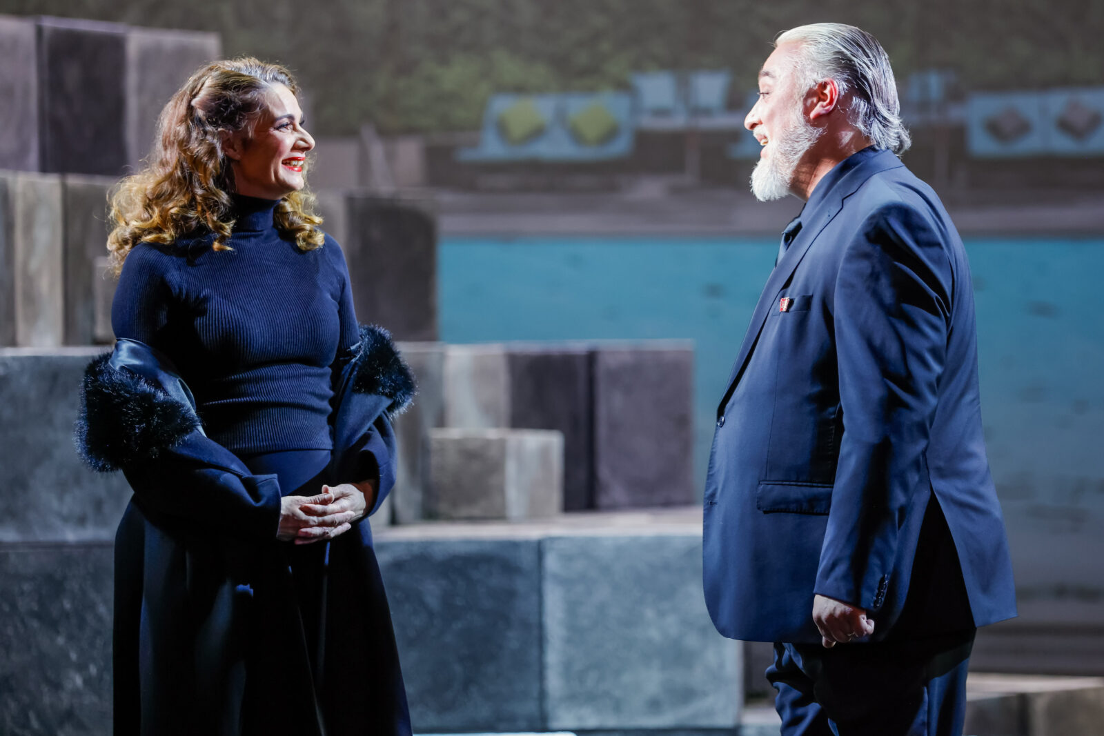 Ann Mandrella (Svetlana), Gerogij Makazaria (Alexander Molokov) &copy; Christian Husar