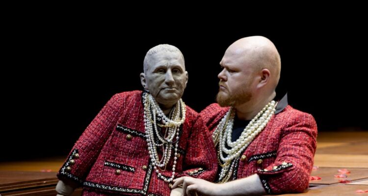 Martin Homrich (Celia Peachum) © Pedro Malinowski