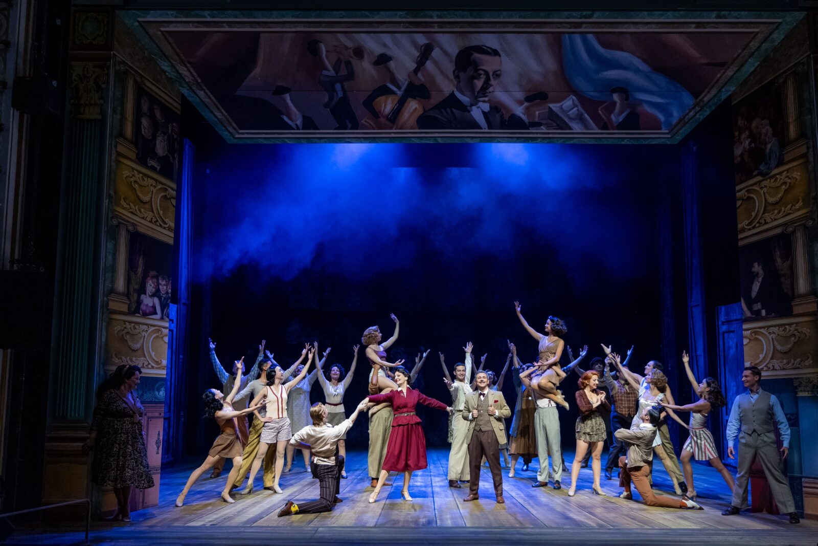 Alexander Findewirth (Gremio), Patricia Nessy (Lilly / Katherine), Beppo Binder (Harry Trevor / Baptista), Ensemble © Christian Husar