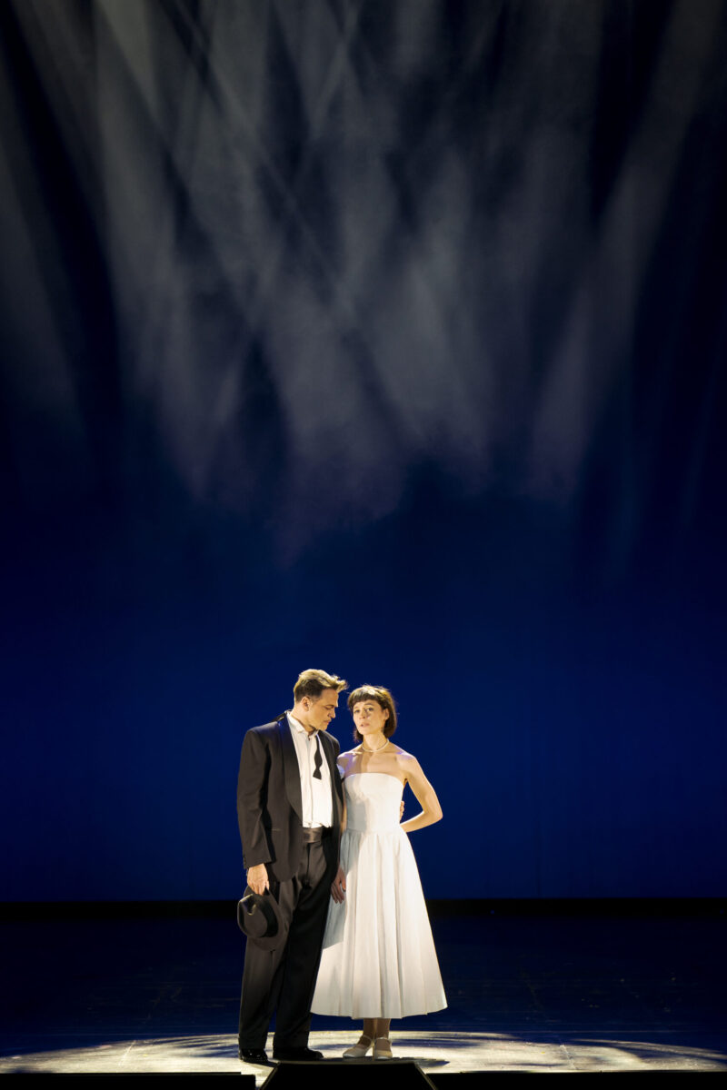 Nathalia Mateo (Nina), Michael Rotschopf (Steve Canfield) &copy; Werner Kmetisch