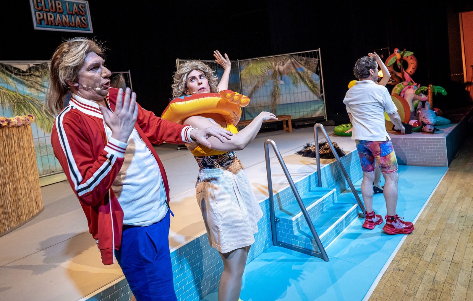 Daniel Heinz (Karl-Heinz), Madlen Wegner (Hildegard), Frank Brunet (Edwin) © Udo Krause / theater-schwedt
