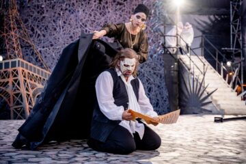 Manja Stein (Madame Giry), Patrick Stanke (Phantom) &copy; Andreas Lander