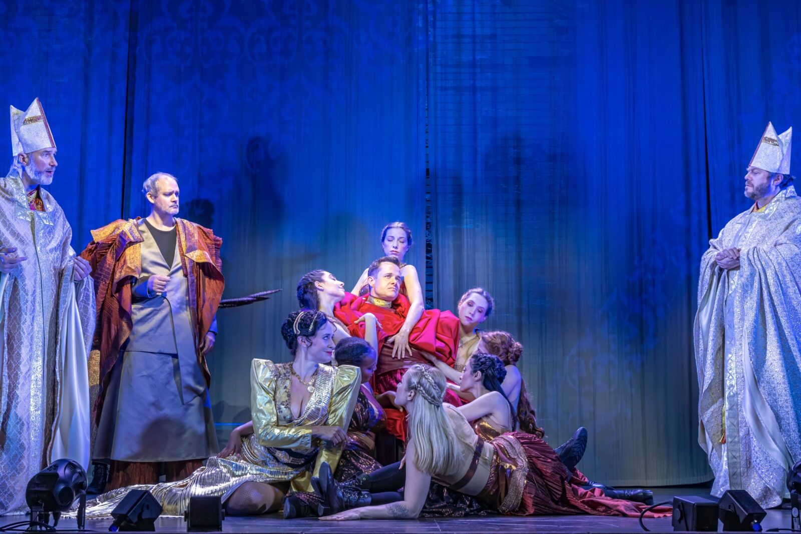 Ensemble Die Päpstin (Fulda 2024) © Spotlight Musicals, Michael Werthmueller