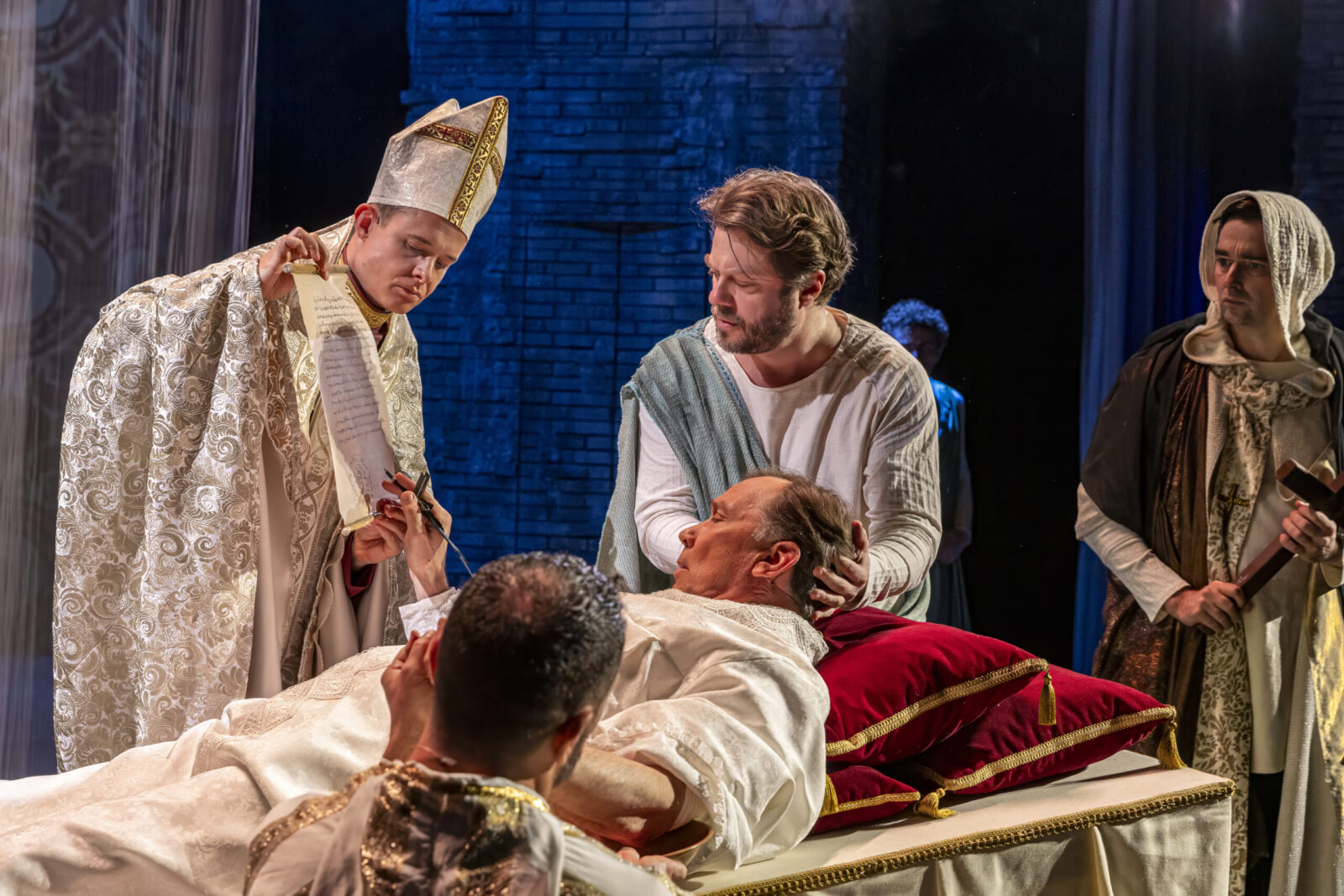 Ensemble Die Päpstin (Fulda 2024) © Spotlight Musicals, Michael Werthmueller