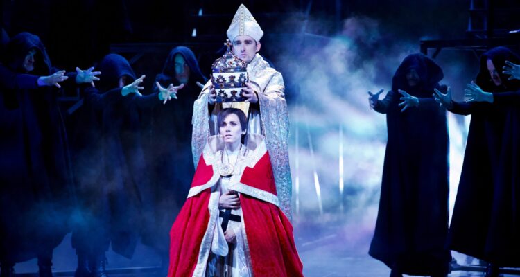 Sabrina Weckerlin in Die Päpstin (Fulda 2024) © Spotlight Musicals, Peter Scholz