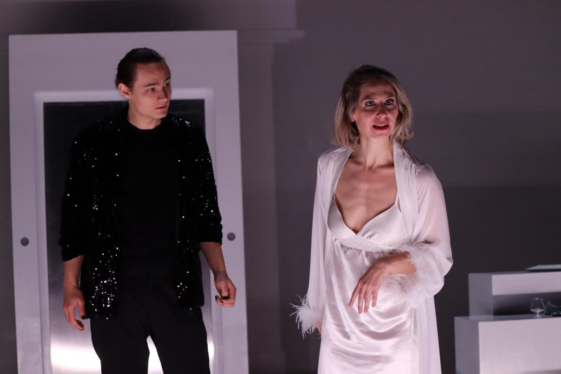 Niclas Kunder (Mephisto), Ivana Langmajer (Hildegard Knef) © Laura Ritter
