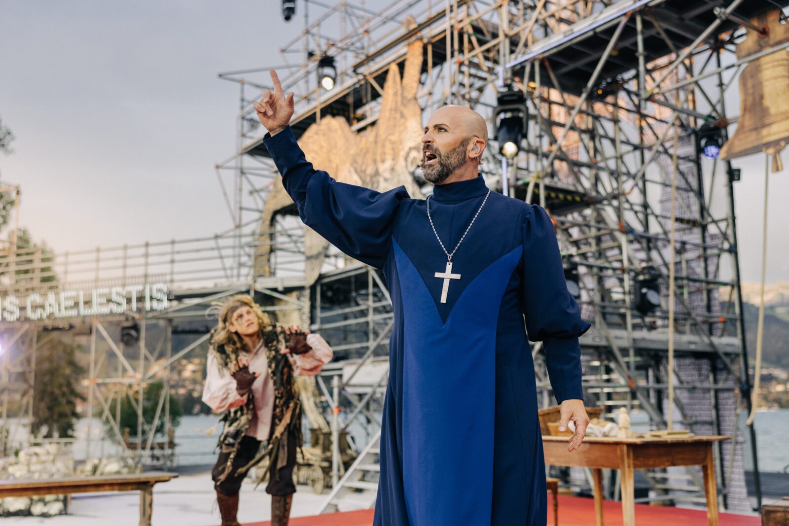Denis Riffel (Quasimodo), Detlef Leistenschneider (Erzdiakon Claude Frollo) &copy; Thunerseespiele