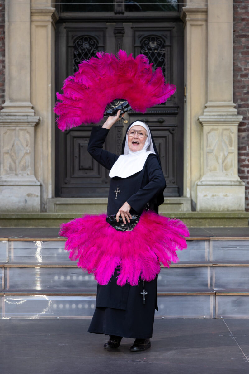 Inez Timmer (Schwester Maria Regina) © "Mein kleines Atelier"