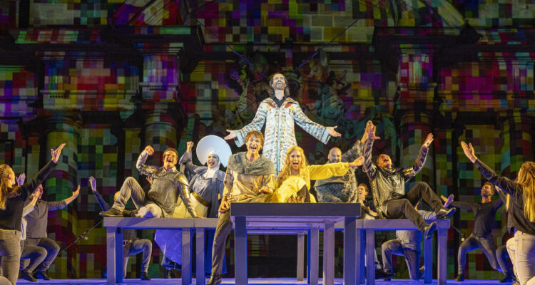 Friedrich Rau (Sturmius), Sabrina Weckerlin (Alrun), Thomas Borchert (Bonifatius) © spotlight musicals / Michael Wertmüller