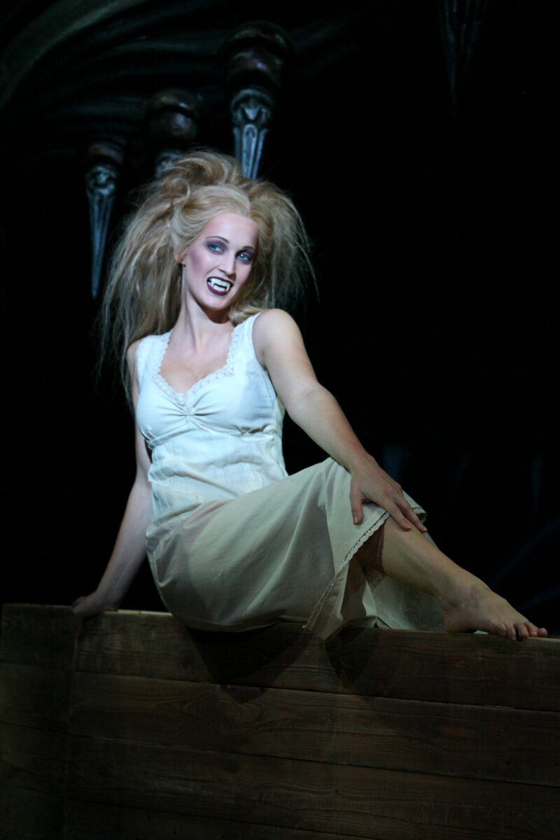 Melanie Ortner-Stassen bei "Tanz der Vampire" © Rolf Bock