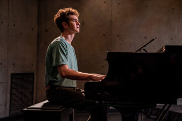 Andrew Garfield (Jonathan Larson) © Courtesy of Netflix