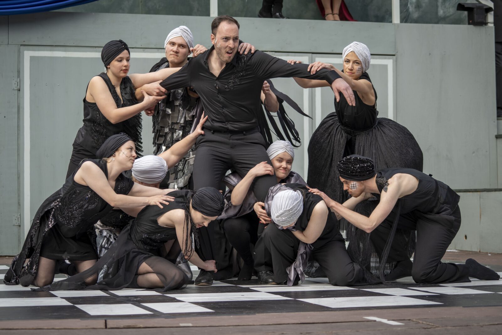 Ensemble von "Chess" © Theater unter den Kuppeln e.V.