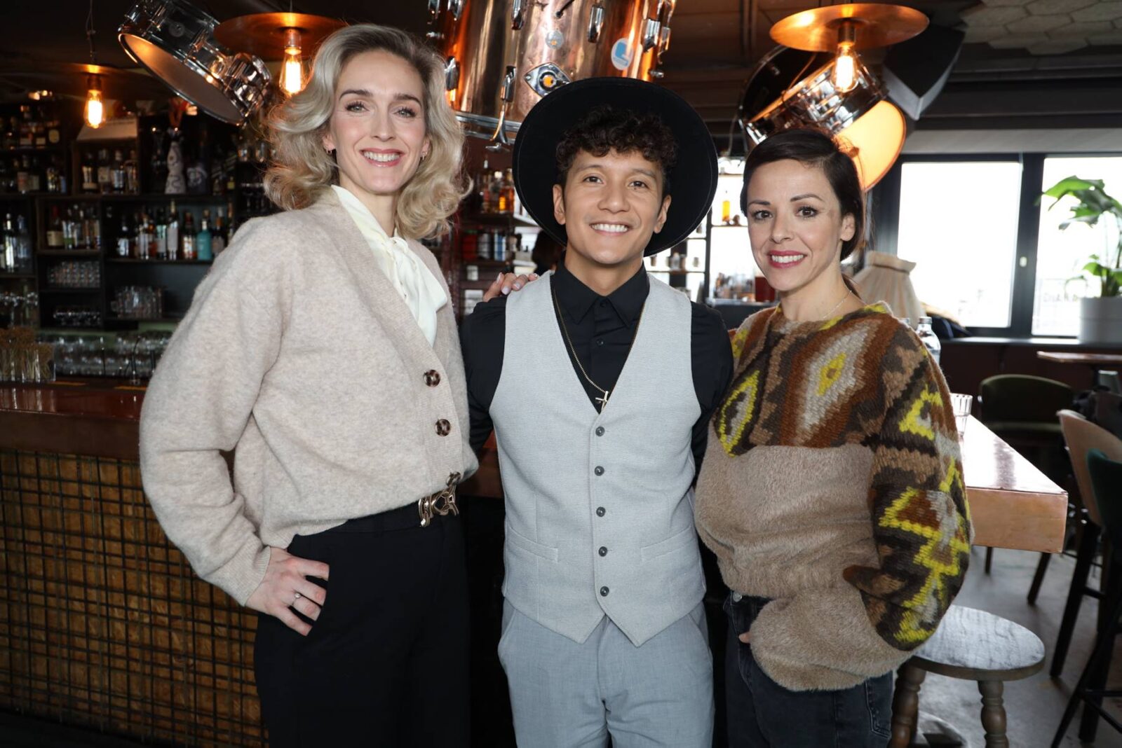 Annemieke van Dam, Vincent Bueno, Marjan Shaki &copy; Perman Productions