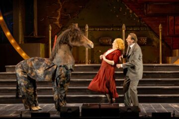 Lisa Mies (Celia Peachum), Michael von Au (Jonathan Peachum) &copy; Pedro Malinowski