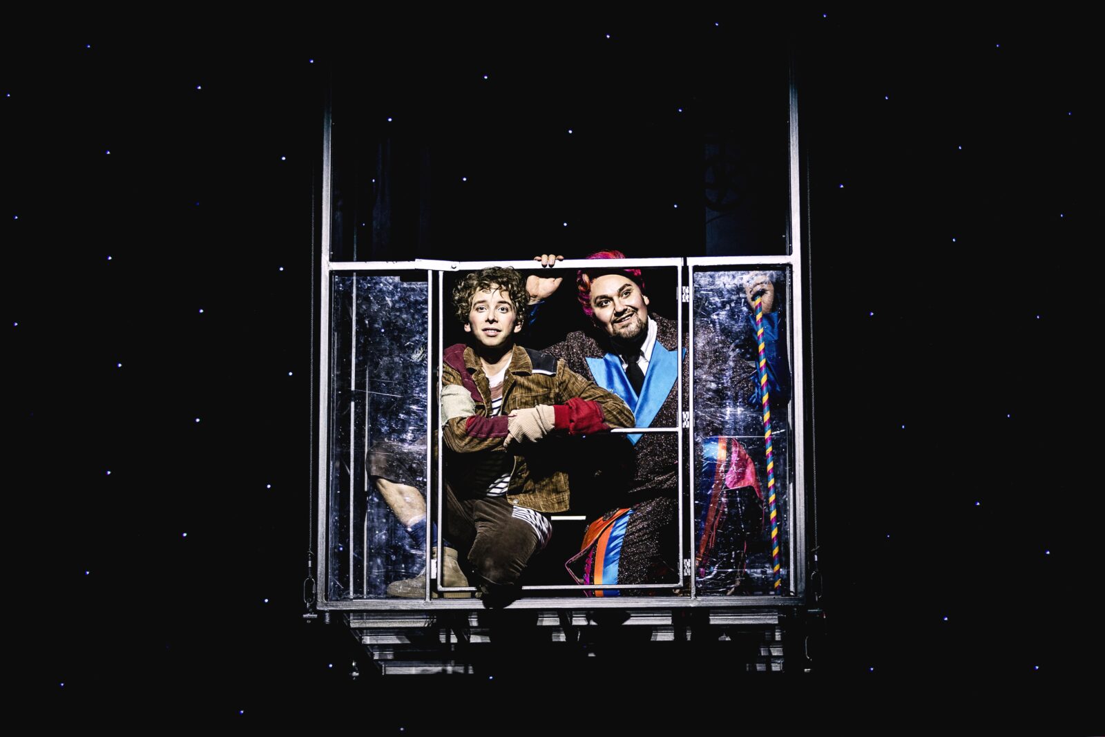 Felix Rabas (Charlie Bucket), Alejandro Nicolás Firlei Fernández (Willy Wonka) &copy; Marie Liebig