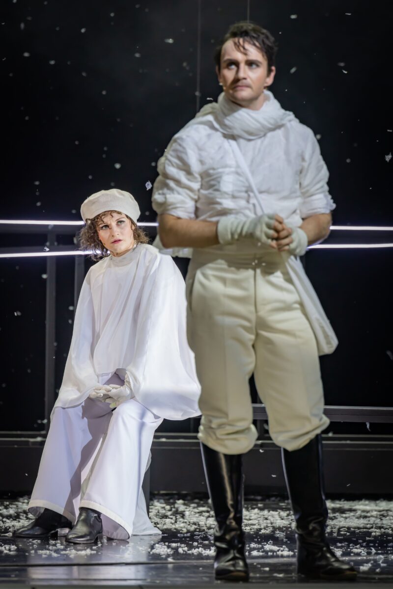 Lara Hofmann (Anja), Andreas Bongard (Dimitri) © Sarah Jonek