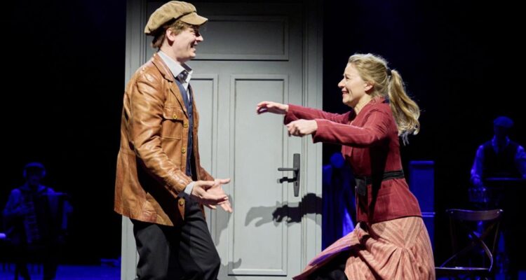 David Meyer (Rudi), Katharina Pütter (Käthe) © Oliver Fantitsch