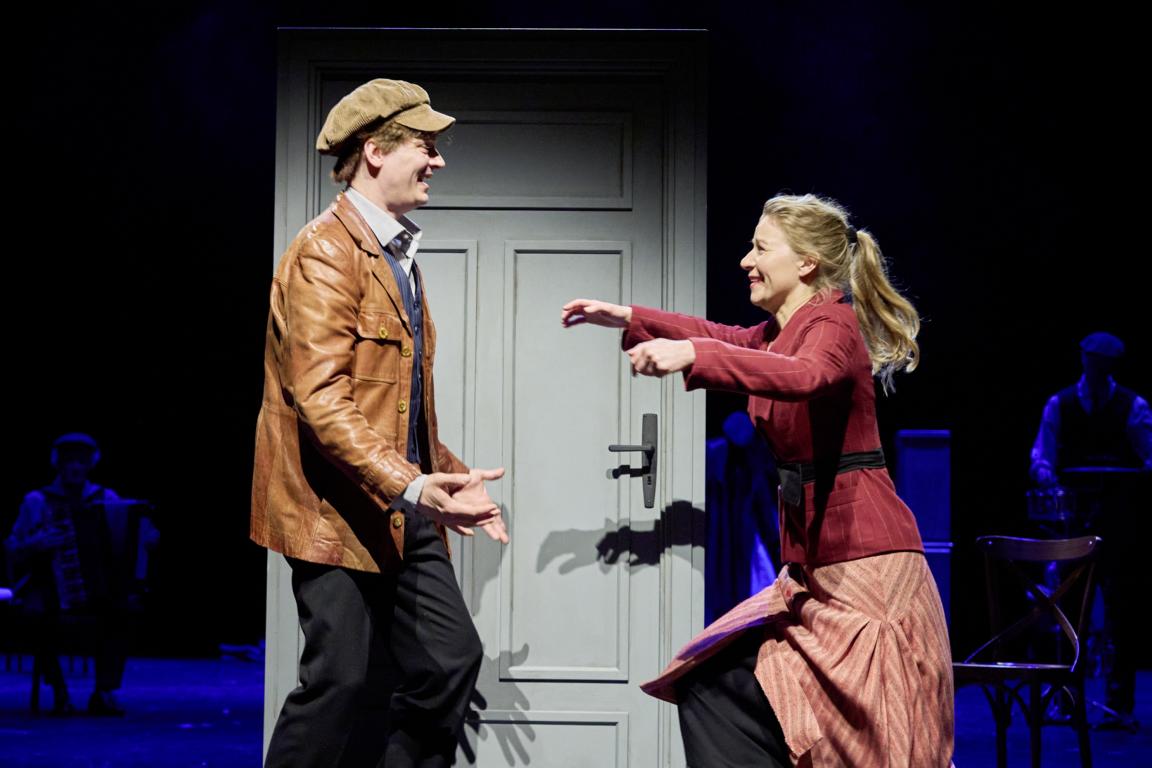 David Meyer (Rudi), Katharina Pütter (Käthe) © Oliver Fantitsch