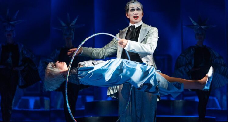 Sybille Lambrich (Gloria), Marcus Günzel (Kalanag) © Lutz Michen
