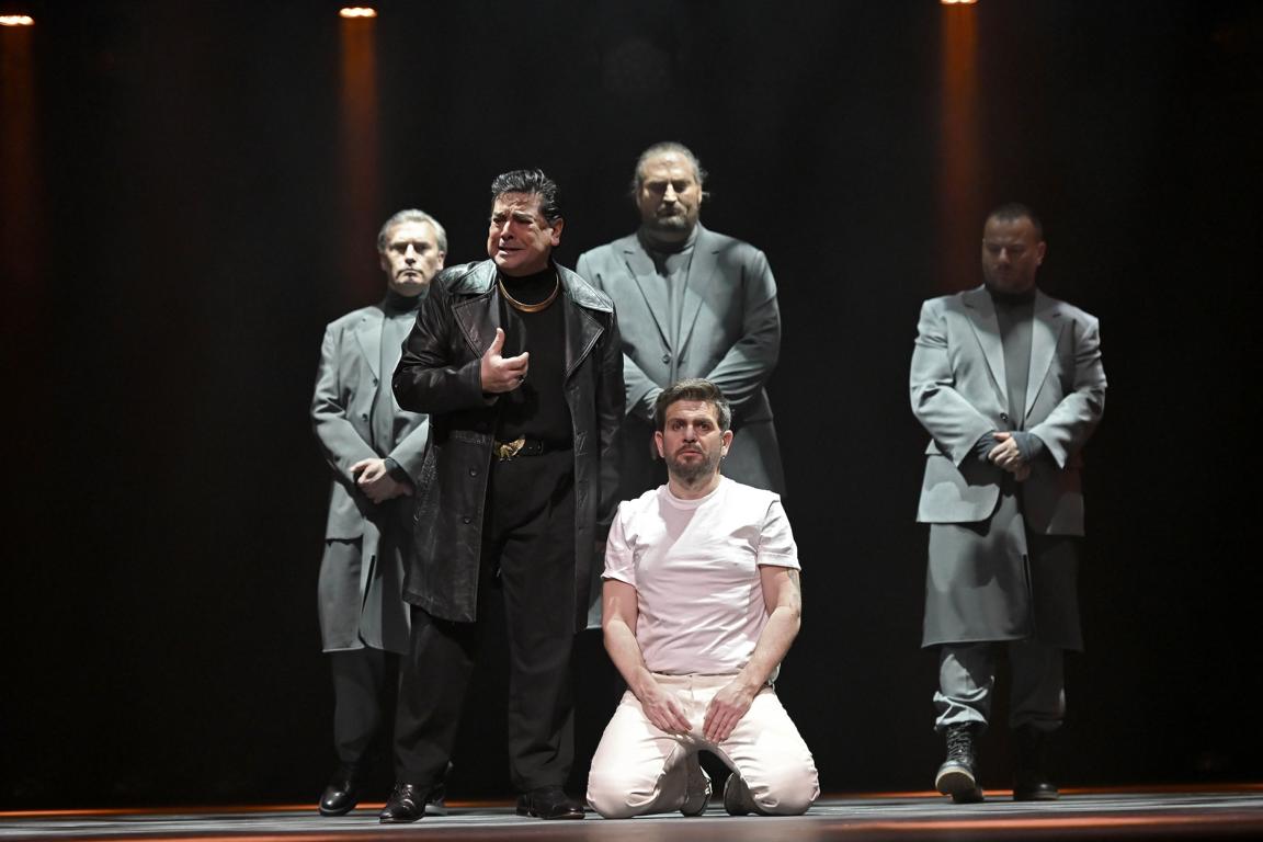 Steffen Fichtner (Priester), Felipe Rojas Velozo (Pontius Pilatus), Lukas Schmid-Wedekind (Priester), Santiago Bürgi (Jesus von Nazareth), Karel Pajer (Priester) © Jochen Klenk